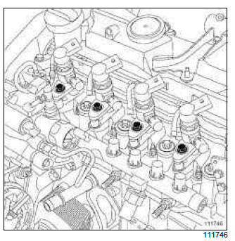 Renault Clio. Diesel injector: Removal - Refitting