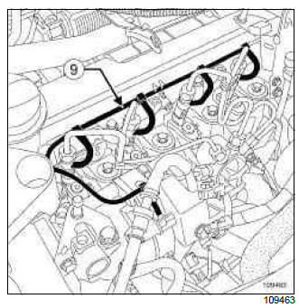 Renault Clio. Diesel injector: Removal - Refitting