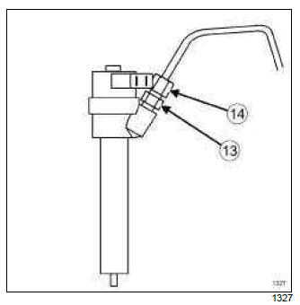 Renault Clio. Injector rail: Removal - Refitting