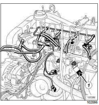 Renault Clio. Rail pressure sensor: Removal - Refitting