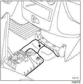 Renault Clio. Vehicle speed management unit: Removal - Refitting